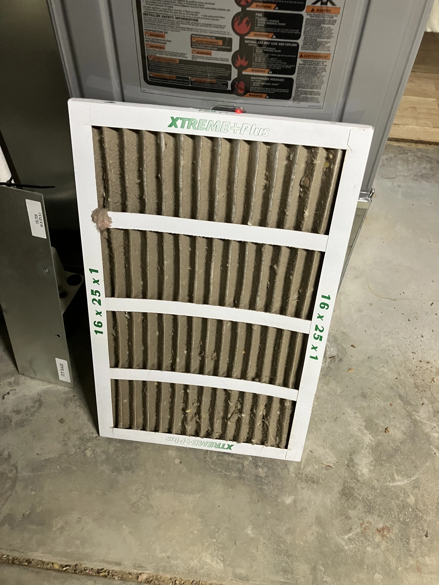 Dirty HVAC filter replacement - Professional heating maintenance